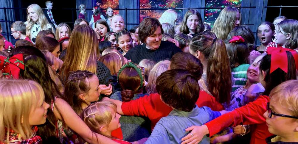 'Passionate and loving': North Ogden choir instructor leads final concert as cancer fight intensifies