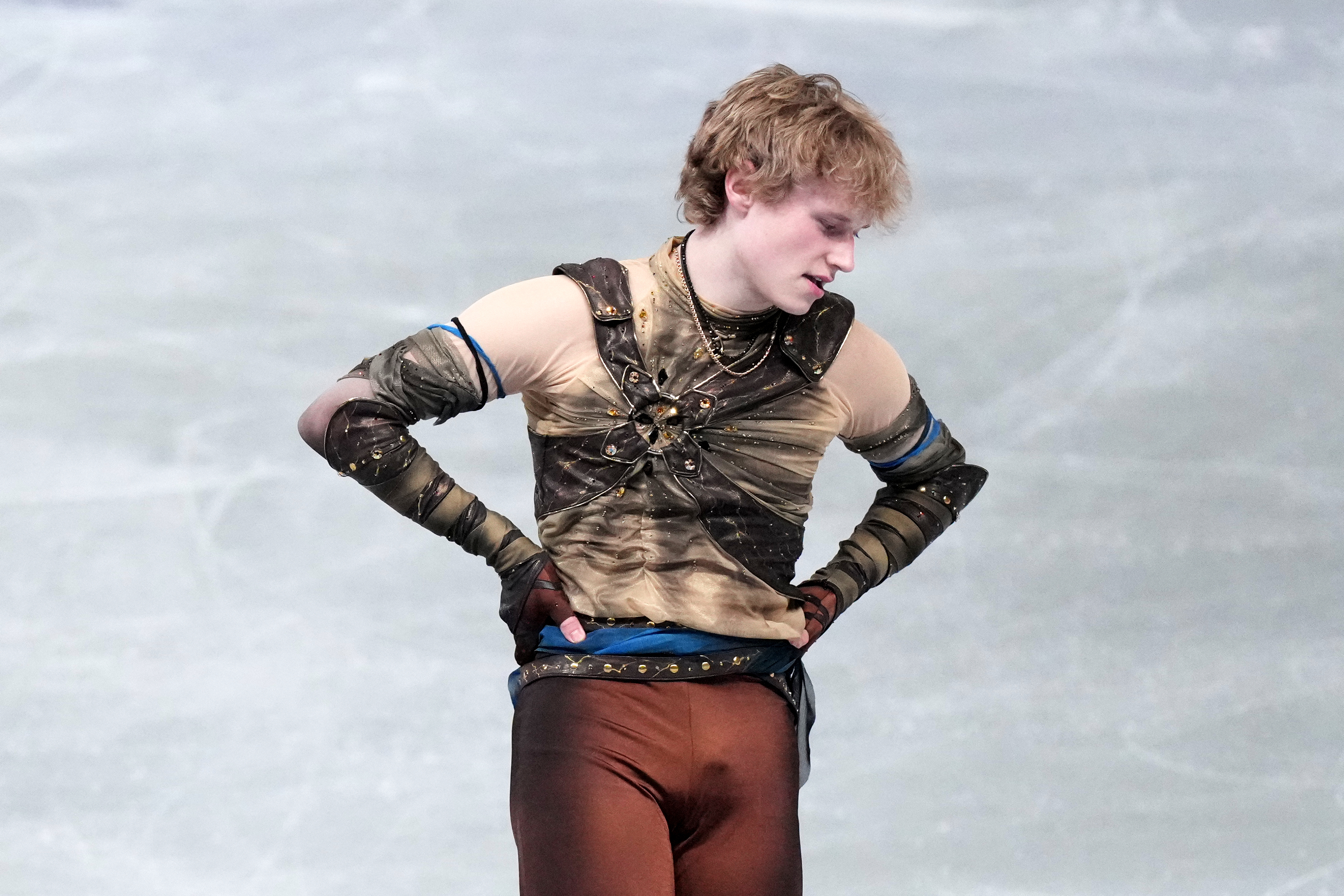 Kagiyama uses mistake by Malinin to lead short program at Grand Prix Final