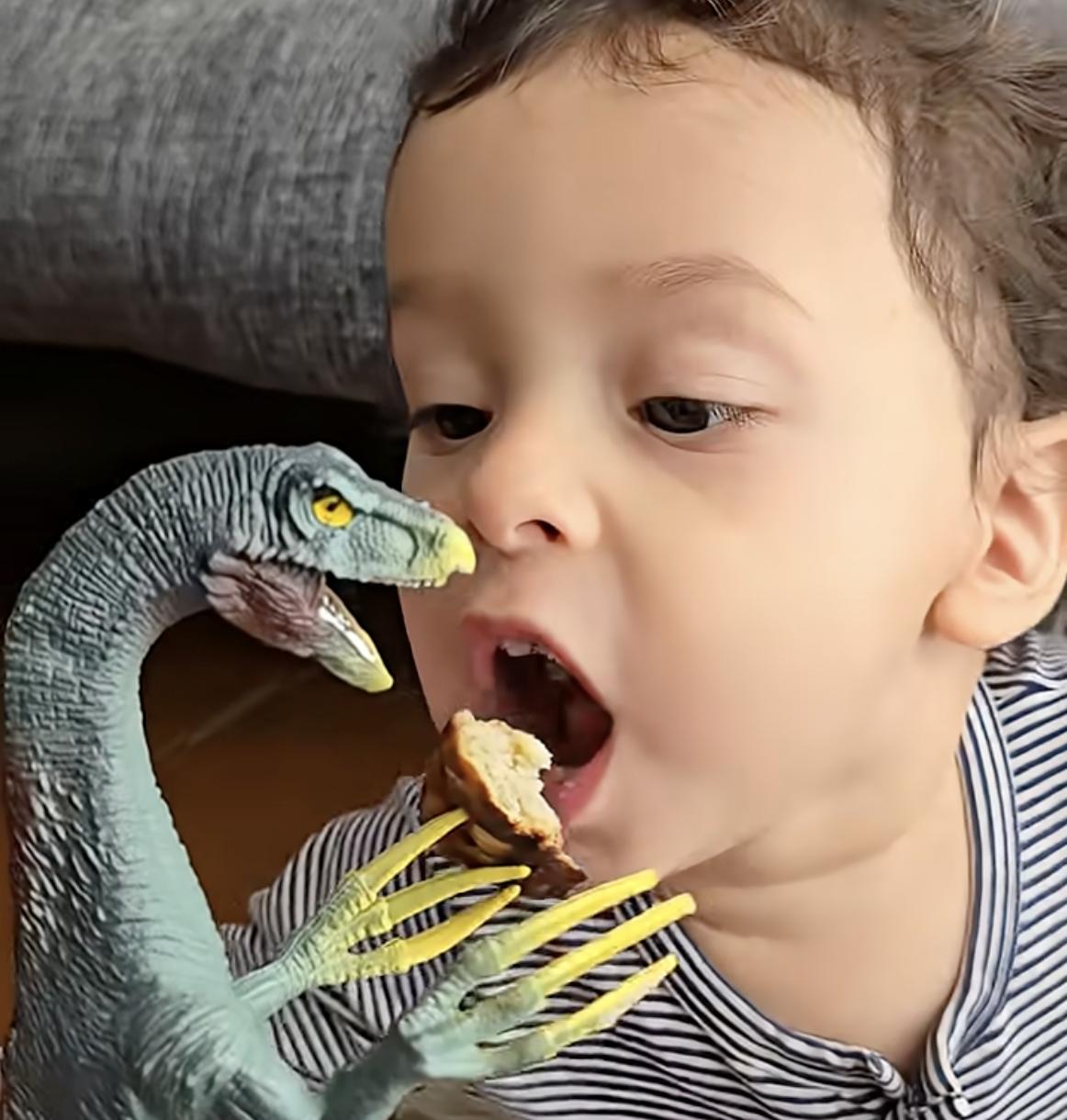 Have You Seen This? Toddler prefers food served on dinosaur claws