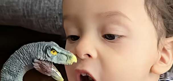 Have You Seen This? Toddler prefers food served on dinosaur claws