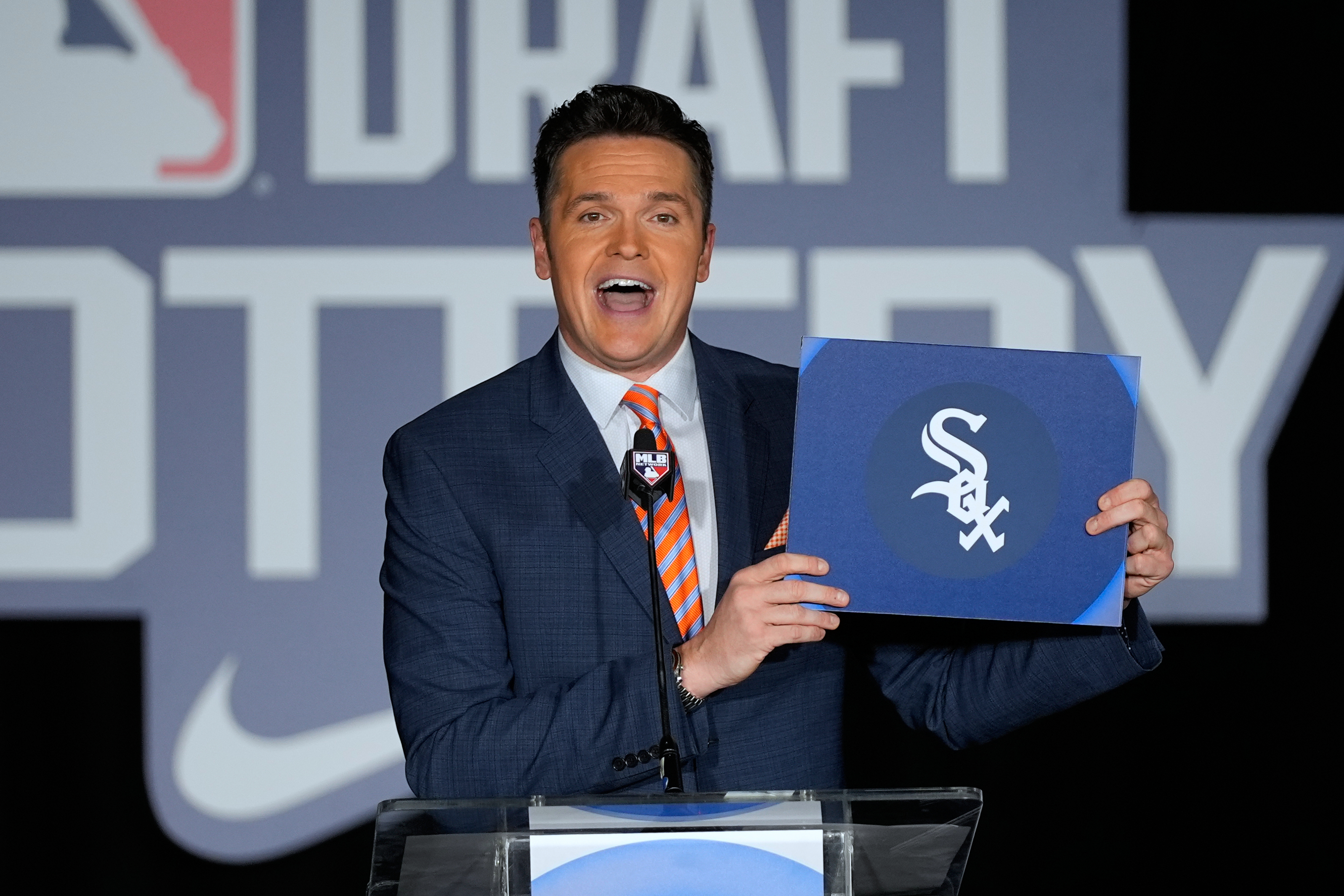 Greg Amsinger, MLB Network host, announces that the Chicago White Sox will have the number one pick in draft during a broadcast at the Major League Baseball's winter meetings, Tuesday, Dec. 9, 2025, in Orlando, Fla. 
