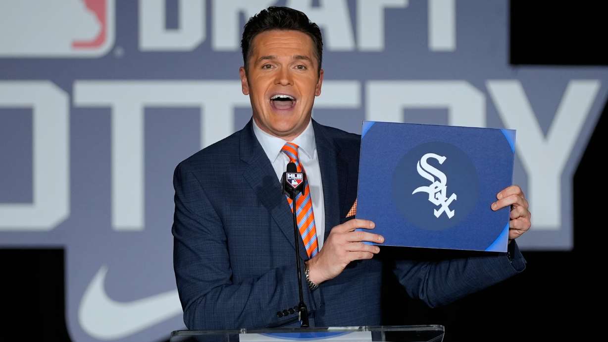 Greg Amsinger, MLB Network host, announces that the Chicago White Sox will have the number one pick in draft during a broadcast at the Major League Baseball's winter meetings, Tuesday, Dec. 9, 2025, in Orlando, Fla.
