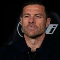 Jeers as Real Madrid loses 2-1 to Man City and pressure grows on Alonso. Arsenal wins, PSG draws