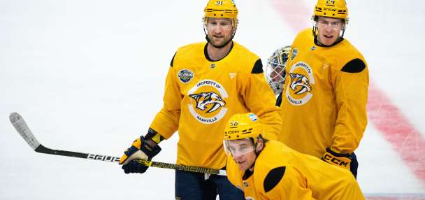 Predators center Steven Stamkos scores 4 goals in win over Blues