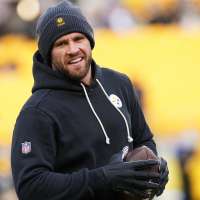 Steelers LB TJ Watt has surgery to repair a partially collapsed lung caused by a dry-needling issue