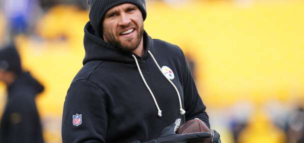 Steelers LB TJ Watt has surgery to repair a partially collapsed lung caused by a dry-needling issue