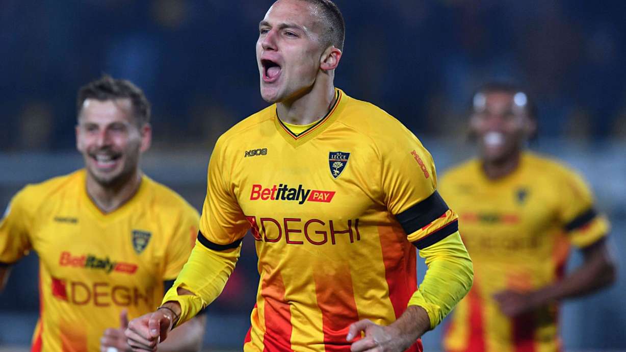 Lecce's Nikola Štulić (9) celebrates after scoring the team's first goal during a Serie A soccer match between US Lecce and Pisa Sportin Club 1909, Friday, Dec. 12, 2025, in Lecce, Italy.