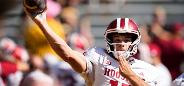 Indiana QB Fernando Mendoza wins Maxwell and O'Brien awards with Heisman on deck