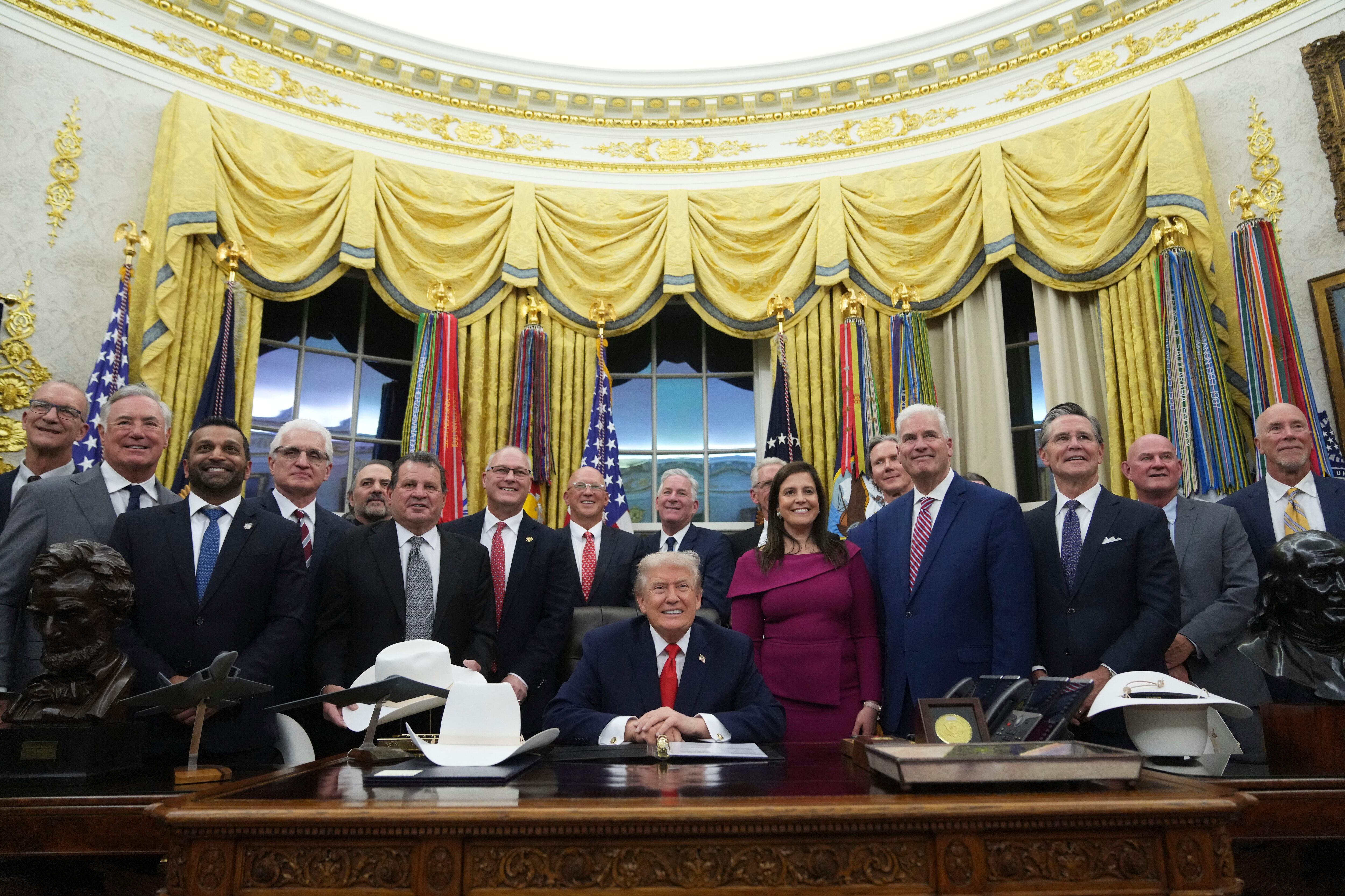 Trump honors 1980 'Miracle on Ice' hockey team 