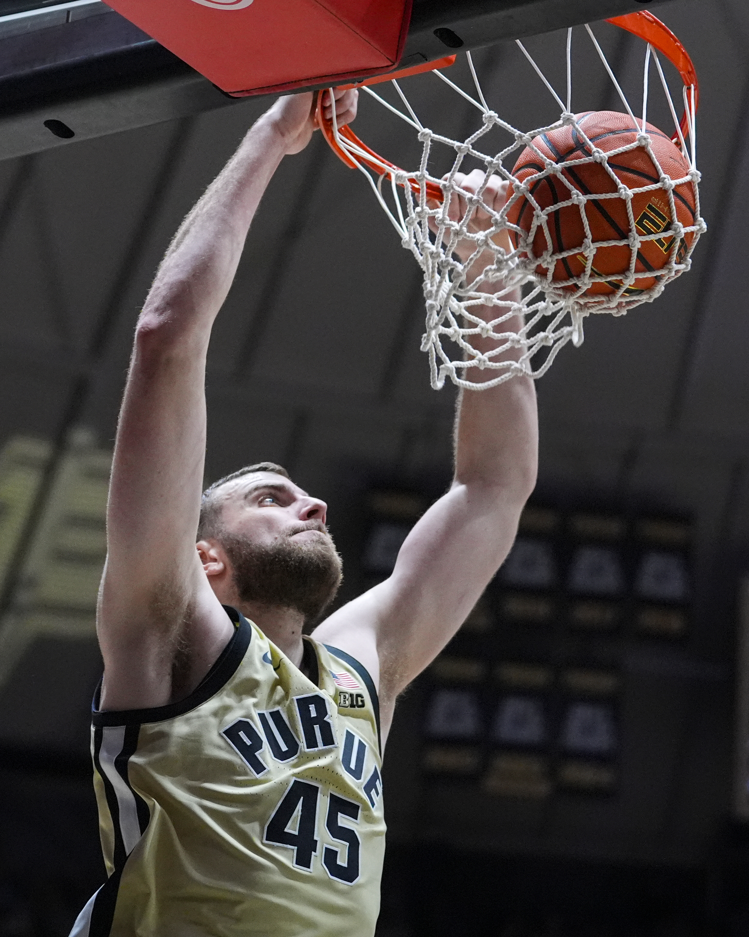 Oscar Cluff scores 22, Braden Smith reaches new milestone as No. 6 Purdue beats Marquette 79-59