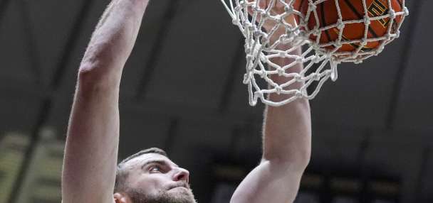 Oscar Cluff scores 22, Braden Smith reaches new milestone as No. 6 Purdue beats Marquette 79-59