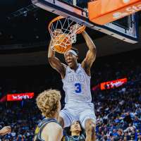 No. 10 Cougars cruise to 6th straight win, beat UC Riverside at home