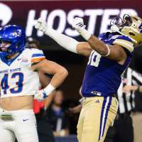 Williams throws 4 TD passes and Washington has 5 INTs in 38-10 rout of Boise State in LA Bowl