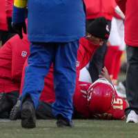 Patrick Mahomes suffers a torn ACL and Chiefs say he's considering surgical options