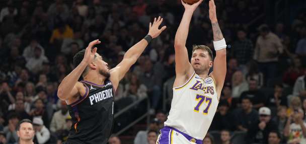 LeBron James hits 2 late free throws, Lakers beat Suns 116-114 after blowing 20-point lead