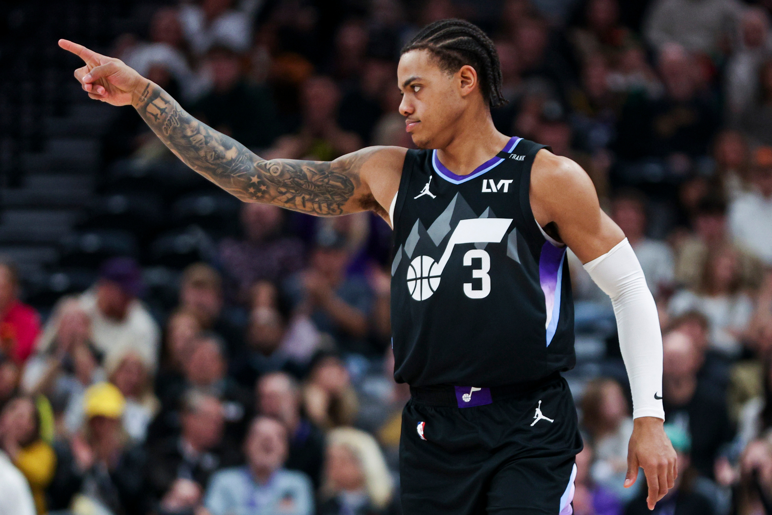 George scores 37 as Jazz top Mavericks in OT despite Flagg's career-high 42