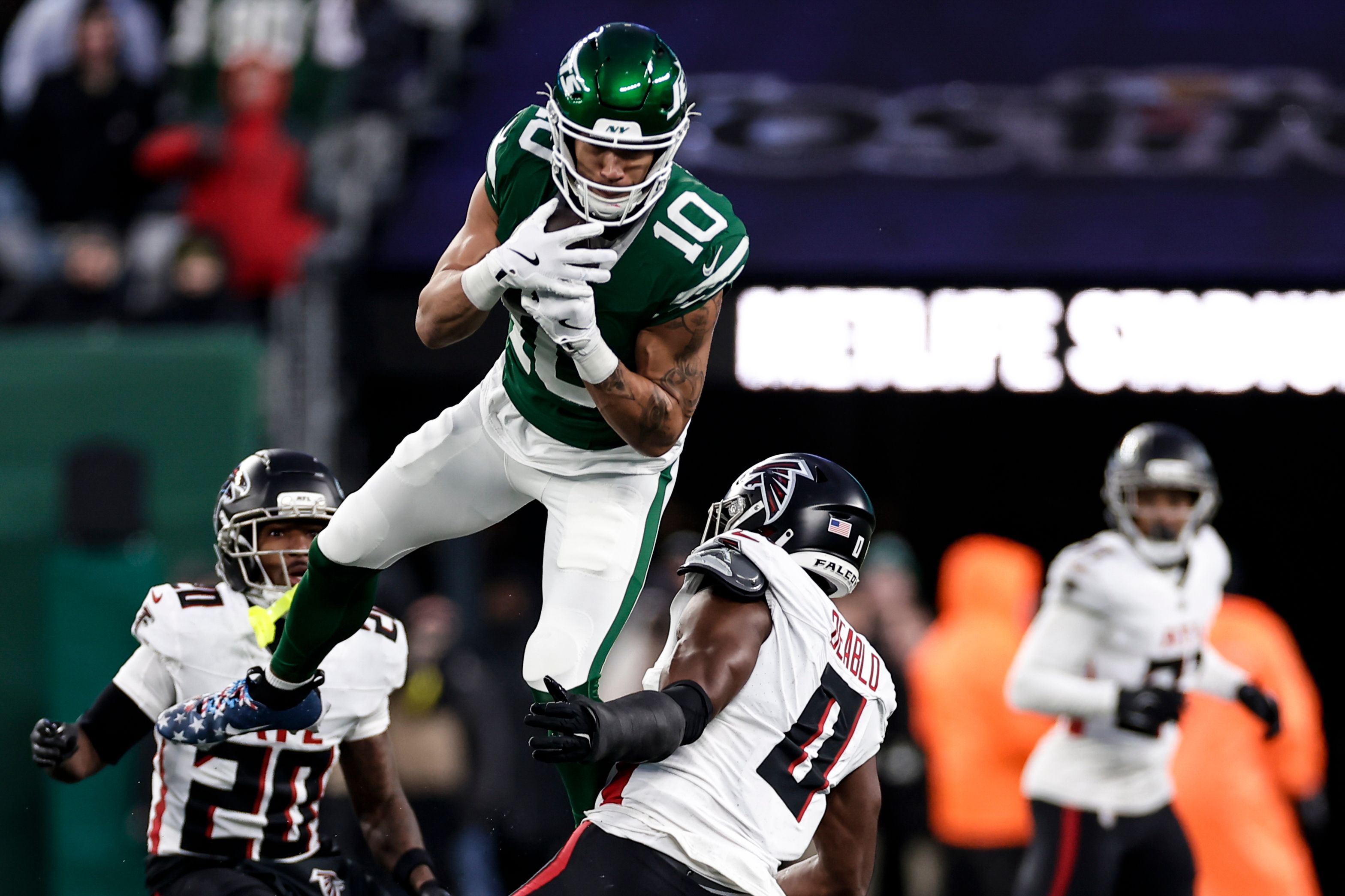 Jets releasing wide receiver Allen Lazard, AP source says