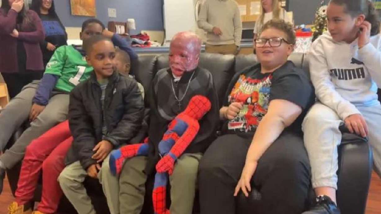 A story that's touched hearts across the country came full circle Monday as classmates, teachers and neighbors helped welcome home Philadelphia plane-crash survivor 10-year-old Ramesses Vazquez-Viana.