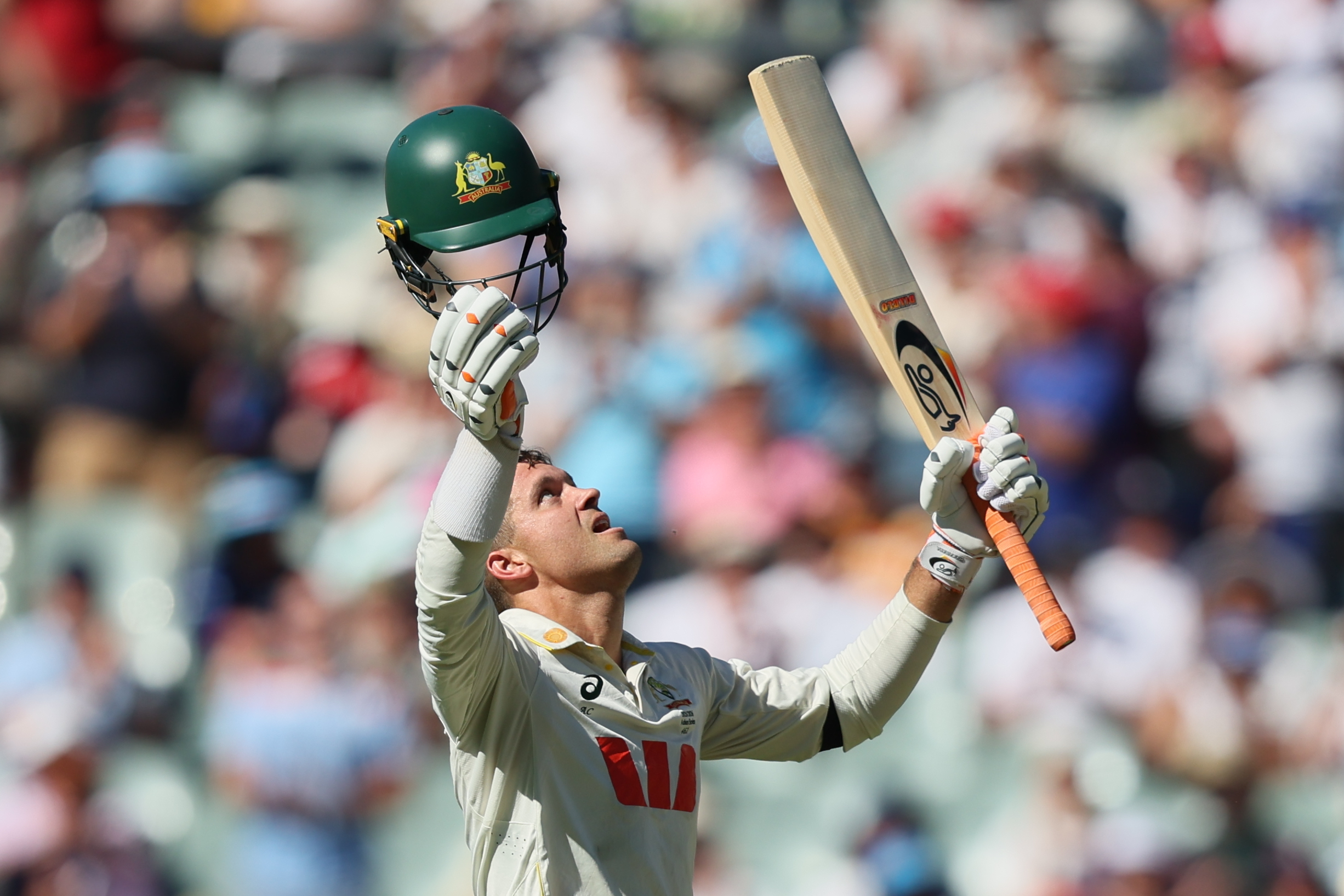 Carey's hometown century and Khawaja's 82 help Australia reach 326-8 on Day 1 of 3rd Ashes test