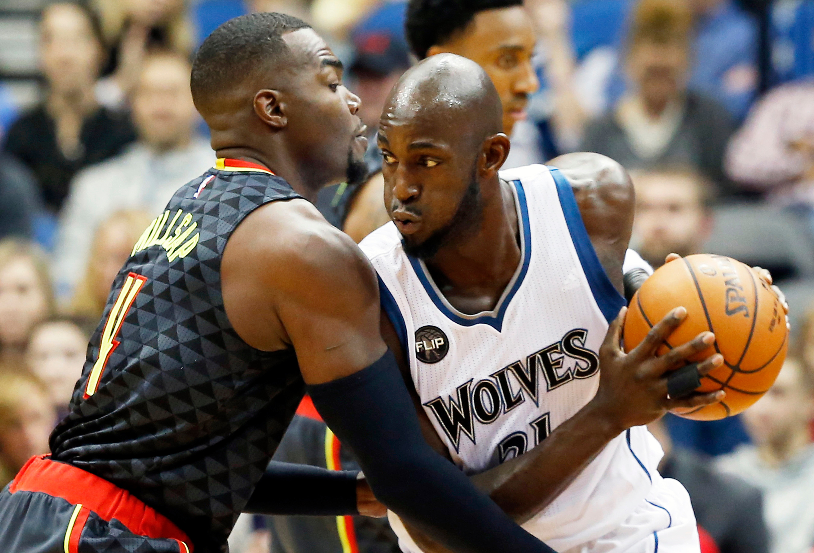 Timberwolves formalize a reunion with Kevin Garnett, with a plan to finally retire his No. 21 jersey