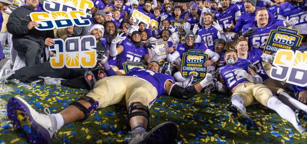 Betting interest wanes as 1st round of College Football Playoff lacks excitement