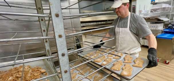 Ogden's Topper Bakery offering speculaas cookies, other Christmas treats after 5-year hiatus
