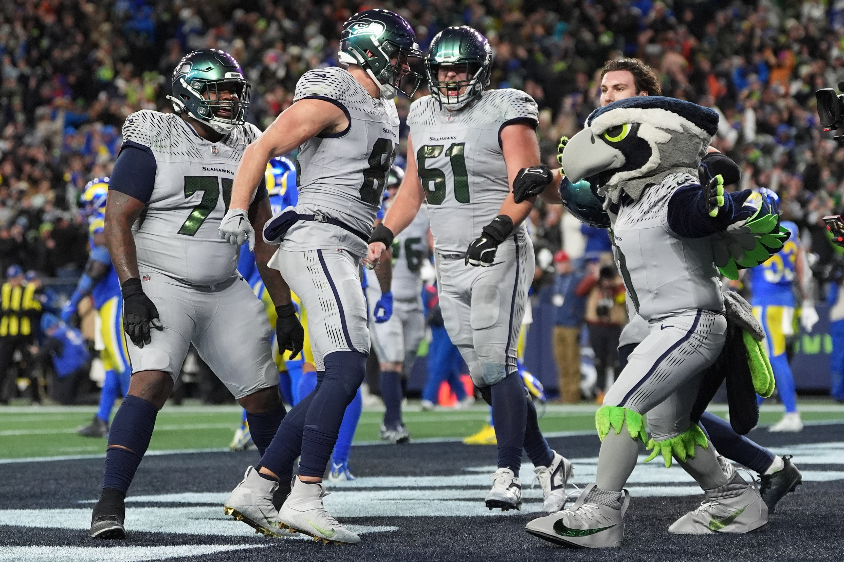 Seahawks rally from 16-point deficit and stun Rams 38-37 in OT to move atop NFC West