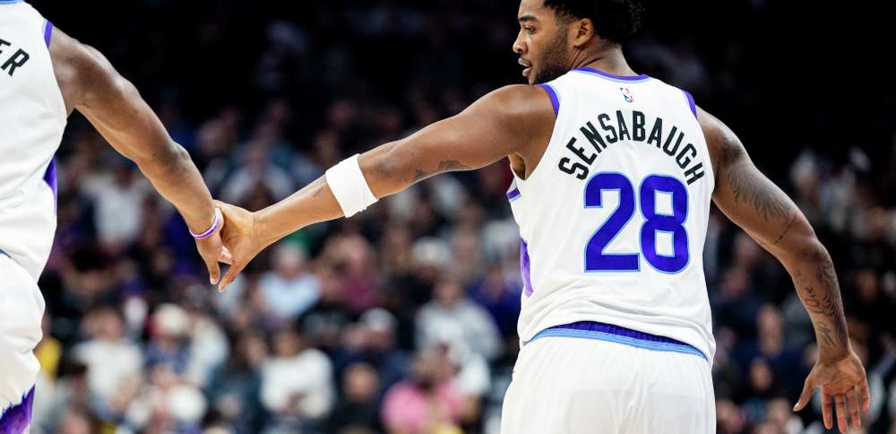 Leonard takes over late as Clippers defeat shorthanded Jazz 118-101