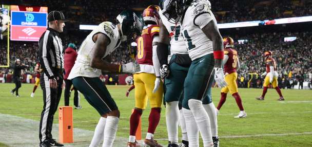 Jalen Hurts and the Eagles win their second NFC East title in a row by beating the Commanders 29-18