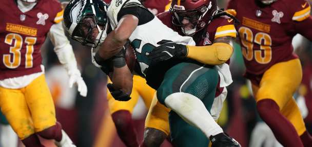3 players are ejected after a brawl late in the Eagles' game against the Commanders