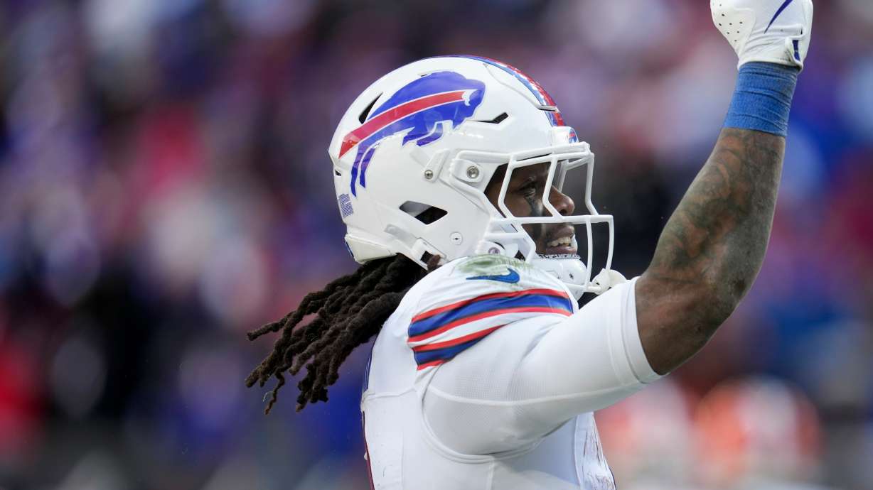 Buffalo Bills running back James Cook III celebrates his touchdown against the Cleveland Browns during the first half of an NFL football game in Cleveland, Sunday, Dec. 21, 2025.