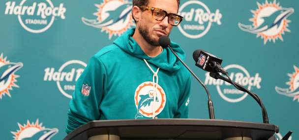 Dolphins' Mike McDaniel declines to discuss his future after another embarrassing loss