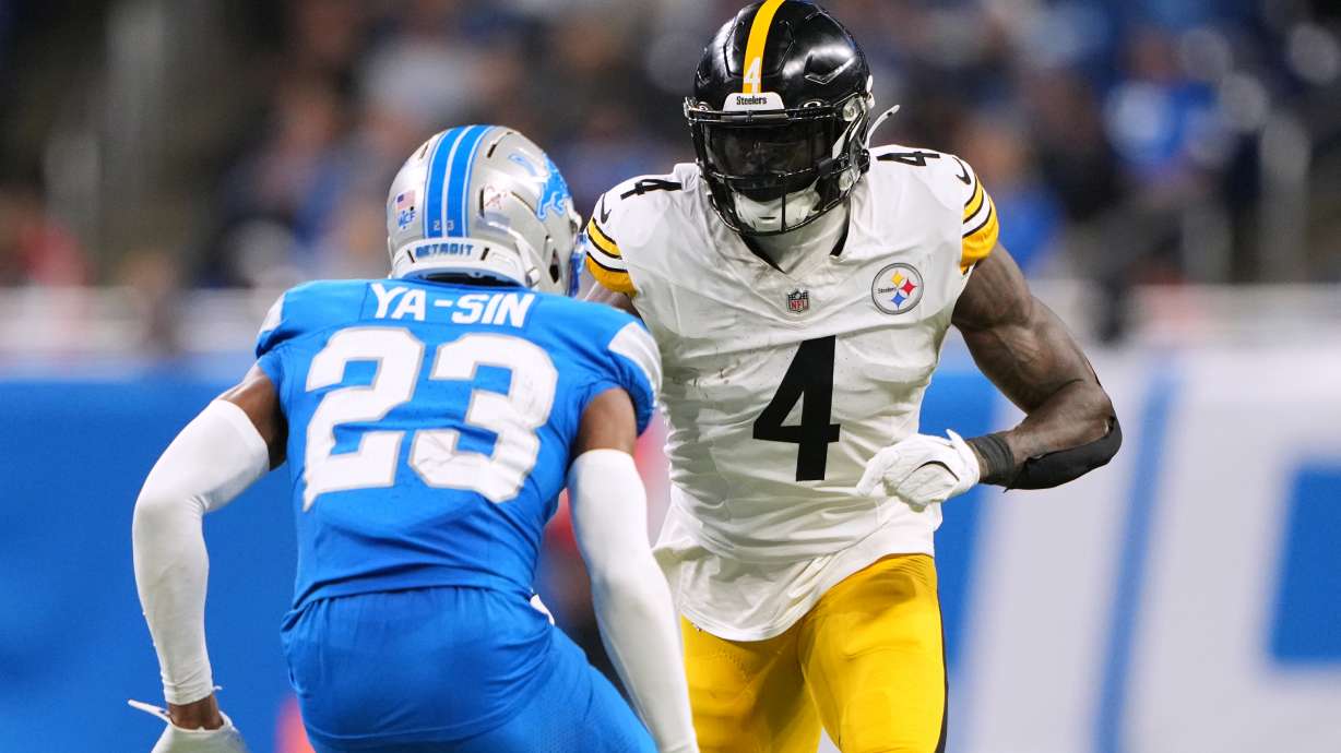 Pittsburgh Steelers' DK Metcalf, right, plays against Detroit Lions' Rock Ya-Sin during the second half of an NFL football game, Sunday, Dec. 21, 2025, in Detroit.