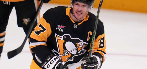 Sidney Crosby breaks Penguins scoring record previously held by Mario Lemieux