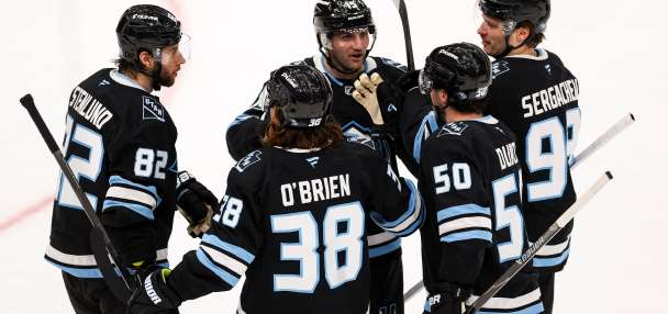 Colorado's Wedgewood records shutout as Avalanche edge Mammoth 1-0