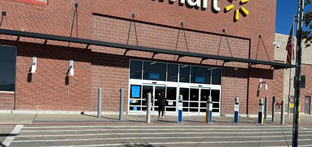 Here's what stores are open, and which ones are closed, on Christmas