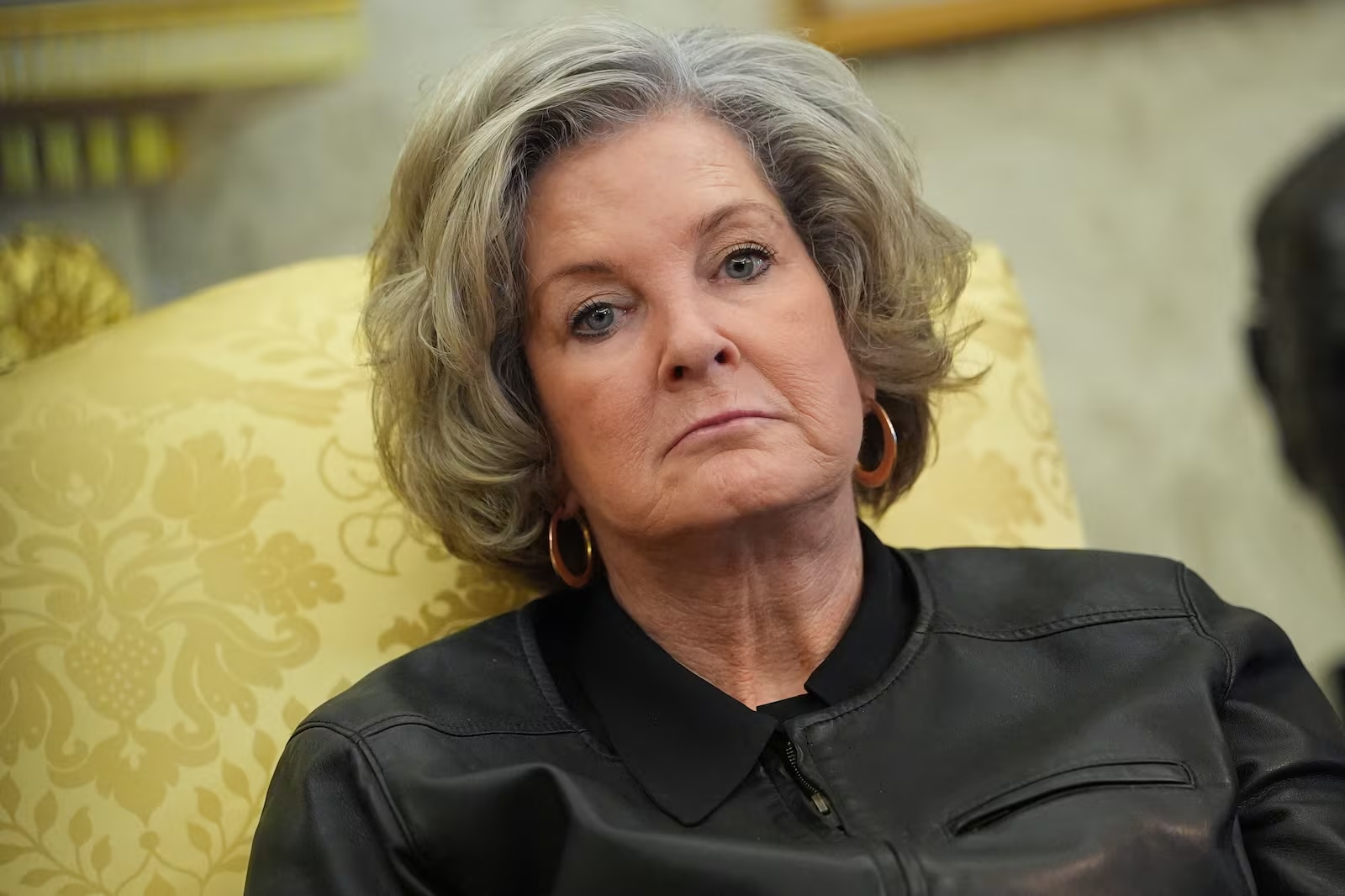 What former chiefs of staff, including Mitt Romney's, say about Susie Wiles' dilemma