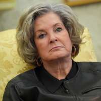 What former chiefs of staff, including Mitt Romney's, say about Susie Wiles' dilemma