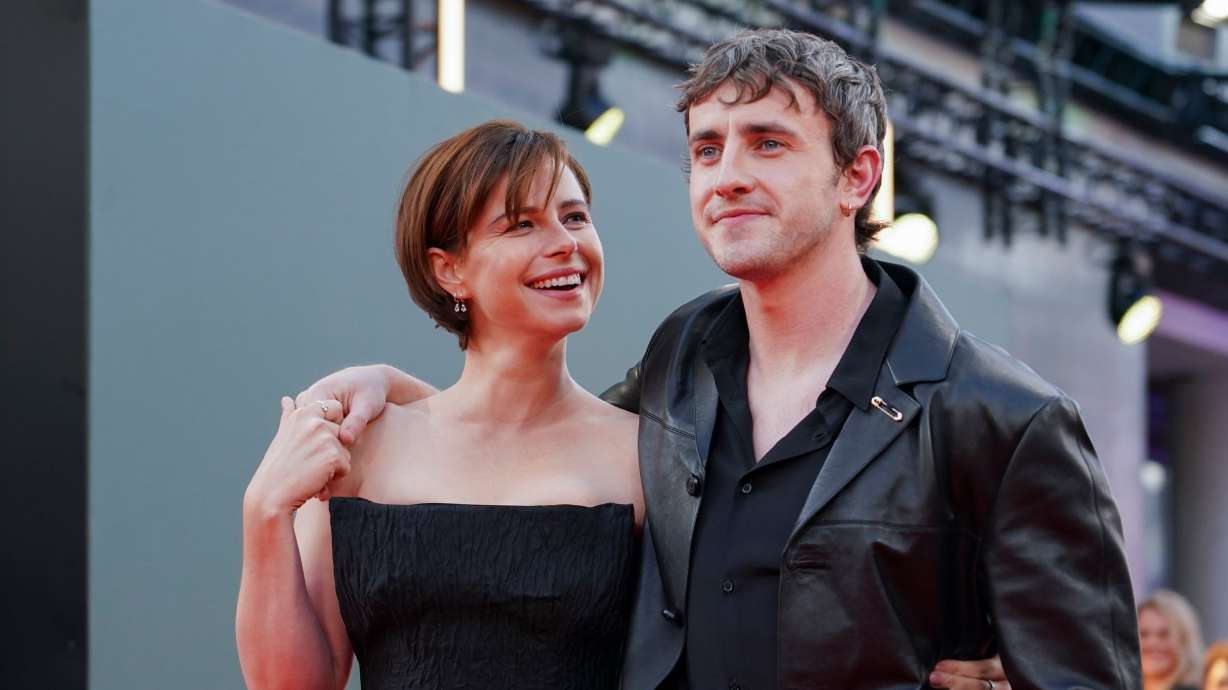 Paul Mescal and Jessie Buckley pose for photographers upon arrival at the premiere of the film "Hamnet" during the London film festival, in London, Oct. 11.