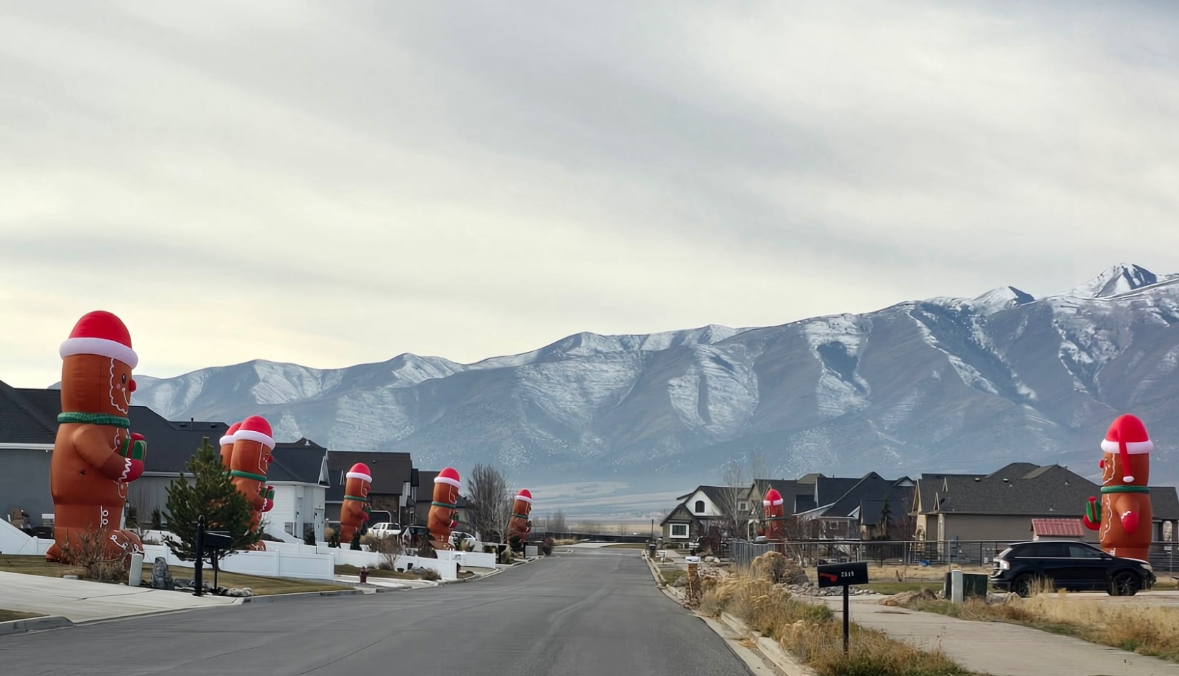 The best way to spread Christmas cheer is ... a giant gingerbread man?