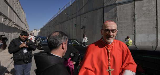 Thousands flock to Bethlehem to revive Christmas spirit after 2 years of war in Gaza
