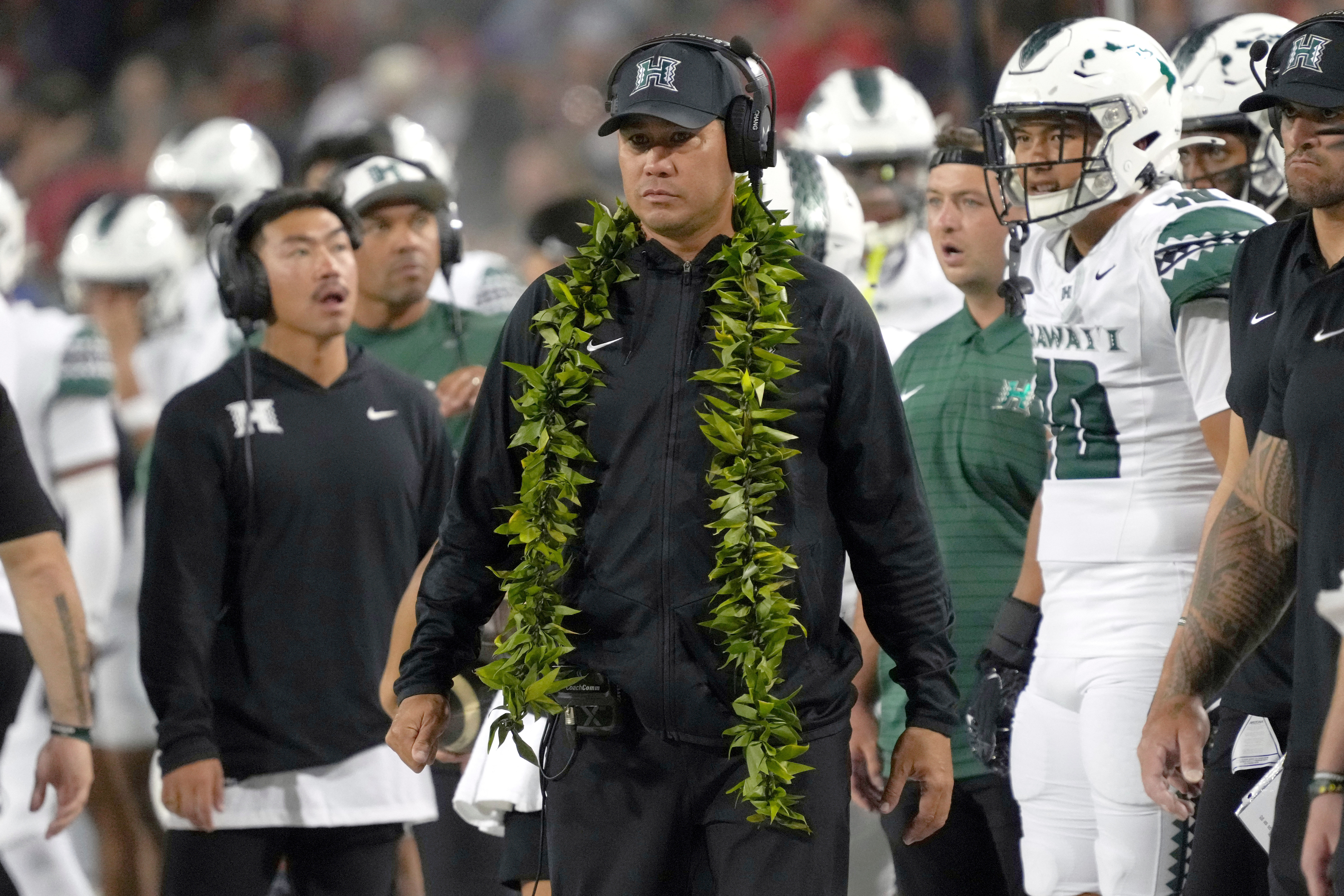 Hawaii stuns Cal in 35-31 in Hawaii Bowl on backup QB Luke Weaver's last-minute TD pass