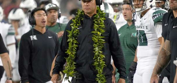 Hawaii stuns Cal in 35-31 in Hawaii Bowl on backup QB Drew Weaver's last-minute TD pass