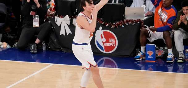 Tyler Kolek chases down Donovan Mitchell for a block and helps the Knicks catch the Cavaliers