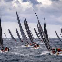 Supermaxis Comanche and LawConnect continue close duel on Day 2 of the Sydney to Hobart race