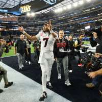 Ravens stay alive, Texans secure a playoff spot, Bears and Broncos clinch division titles