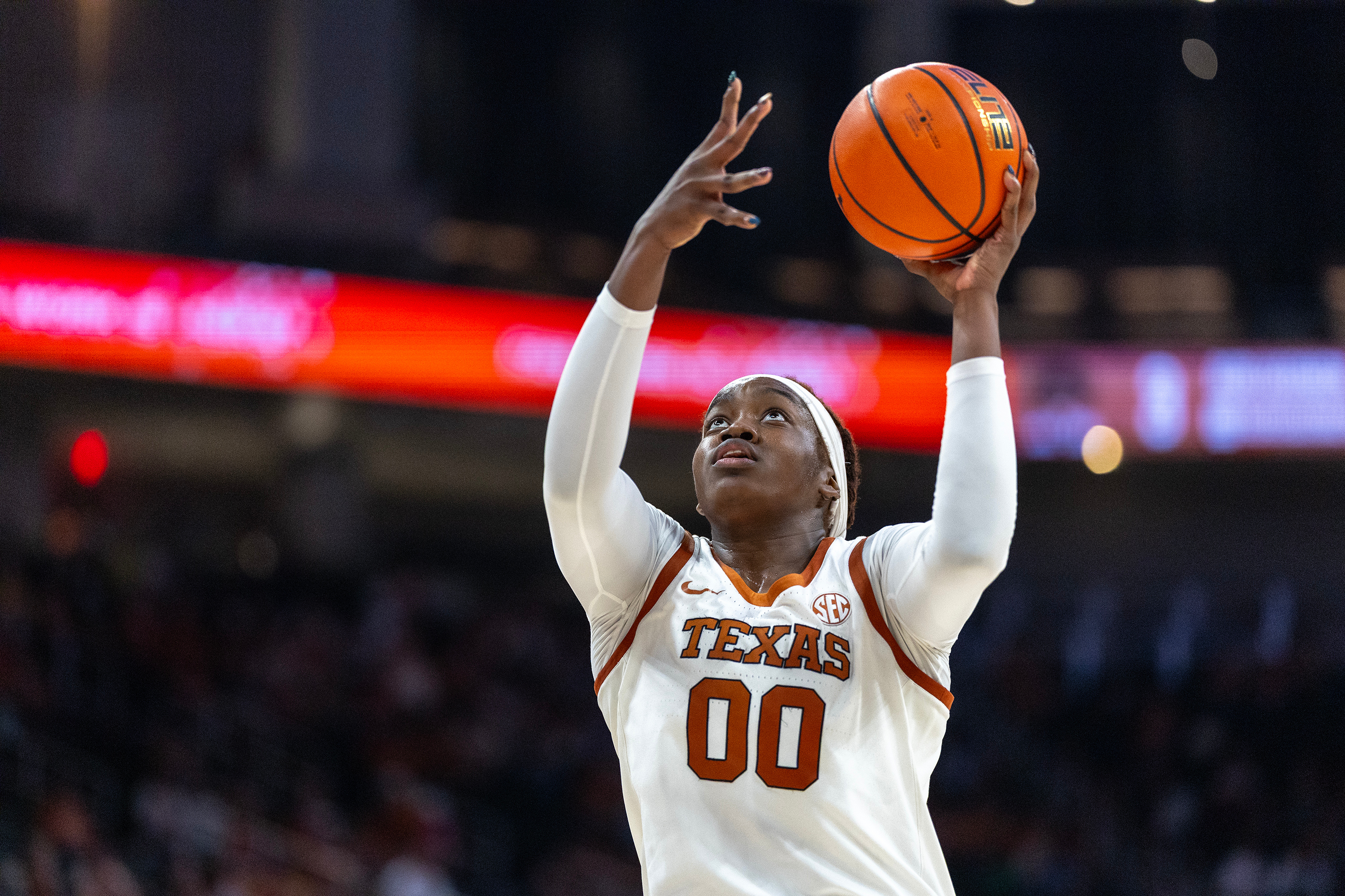 Kyla Oldacre and Madison Booker lead No. 2 Texas over Southeastern Louisiana 120-38