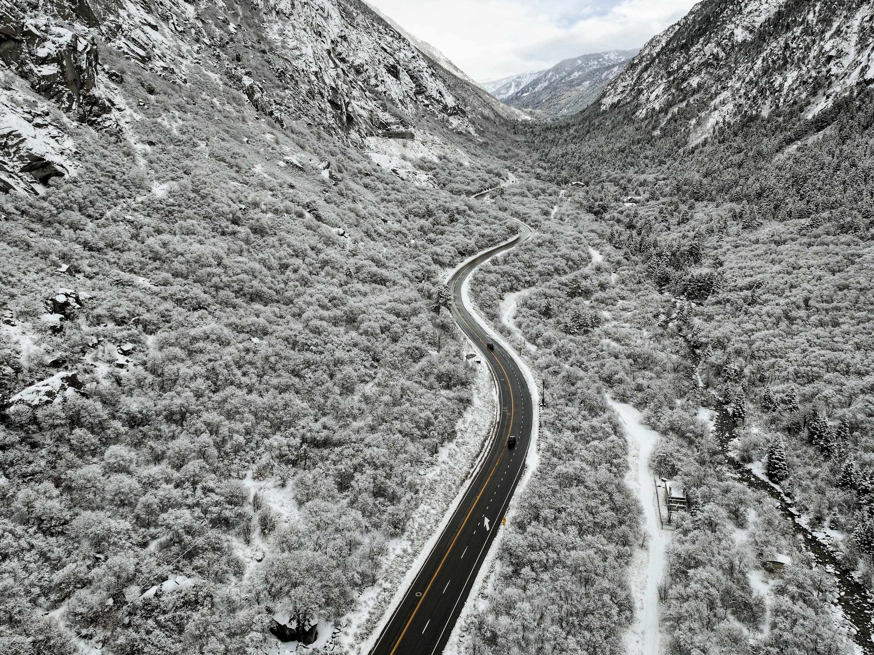 59-year-old hiker critically injured in Little Cottonwood Canyon fall