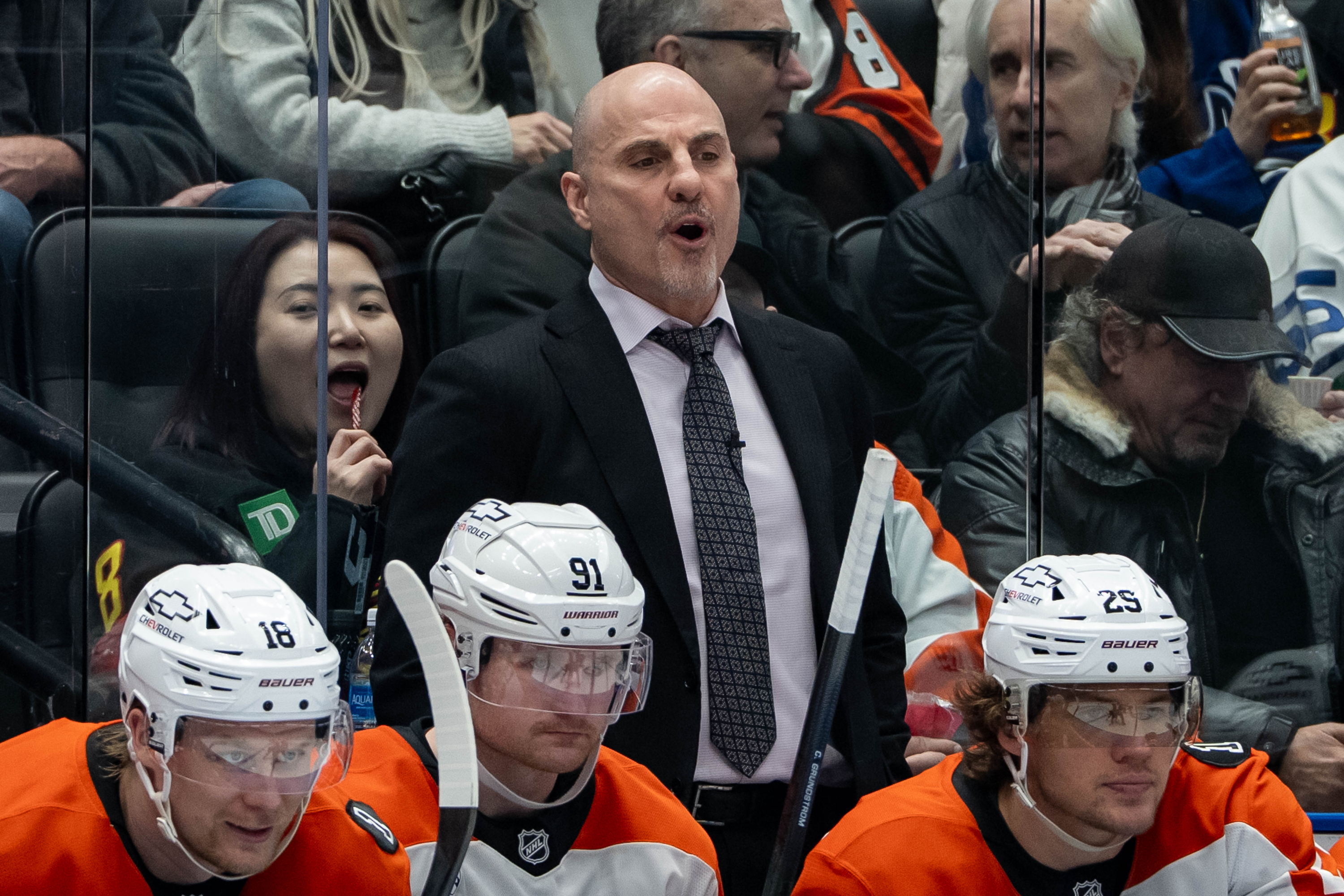 Tocchet coaches Flyers to 6-3 win over Canucks in return to Vancouver