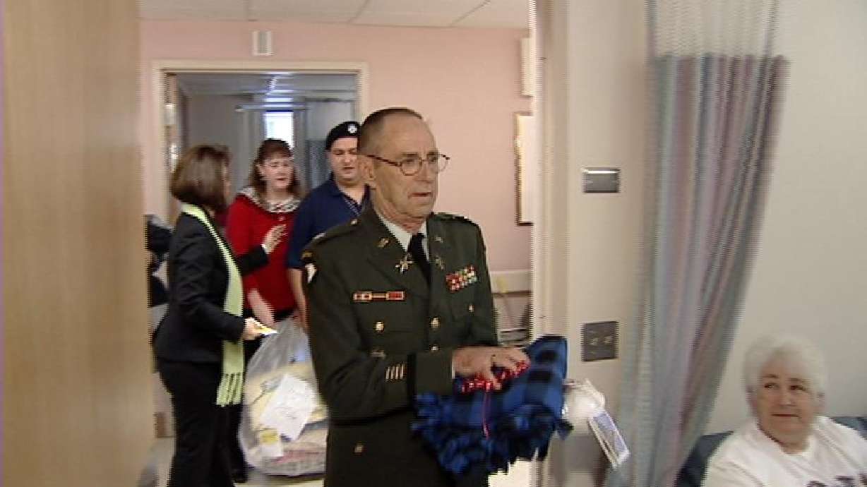 Military men and women make special visit to veterans